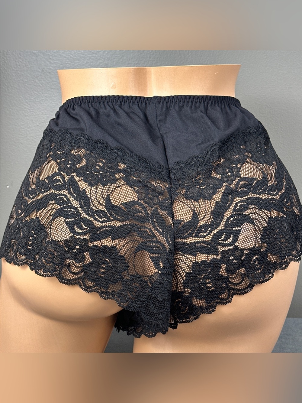 Black Wide Lace Boyshort Style Panties Plus Size 14/16 Avenue Front and Back